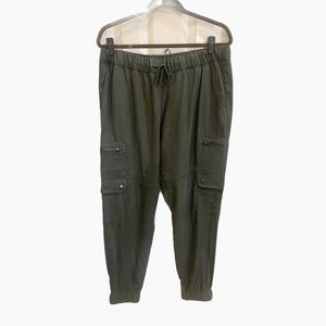 Cargo joggers elastic waist drawstring olive army green Banana Republic